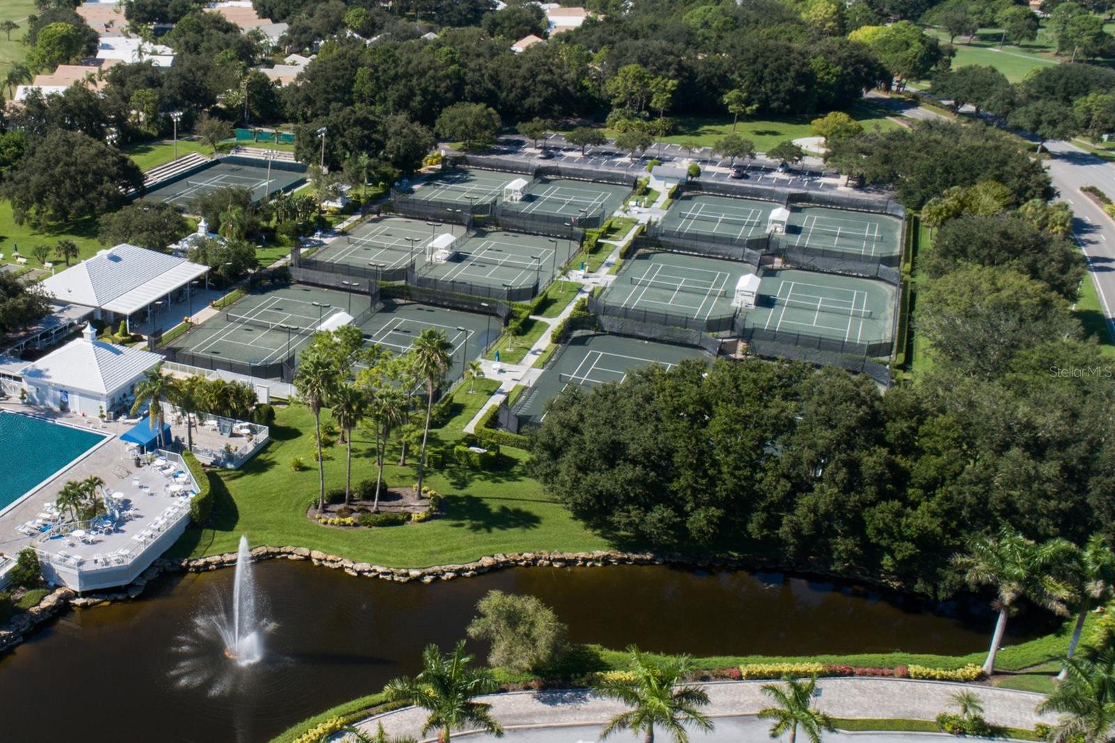 CLUBSIDE VILLAS AT THE PLANTATION - Residential