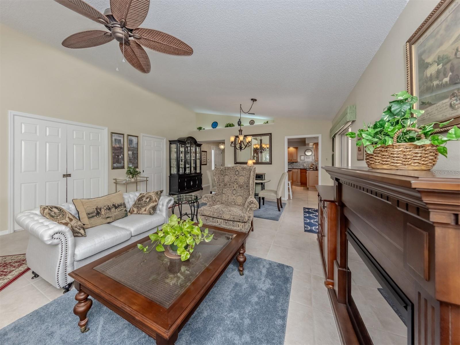 CLUBSIDE VILLAS AT THE PLANTATION - Residential