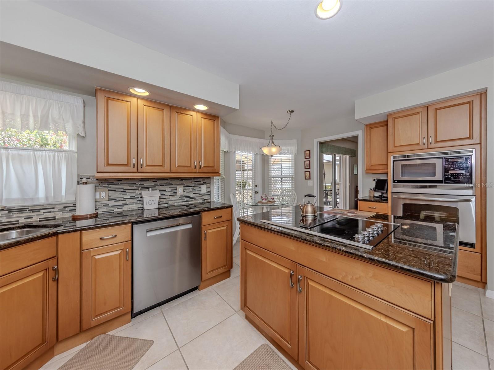 CLUBSIDE VILLAS AT THE PLANTATION - Residential