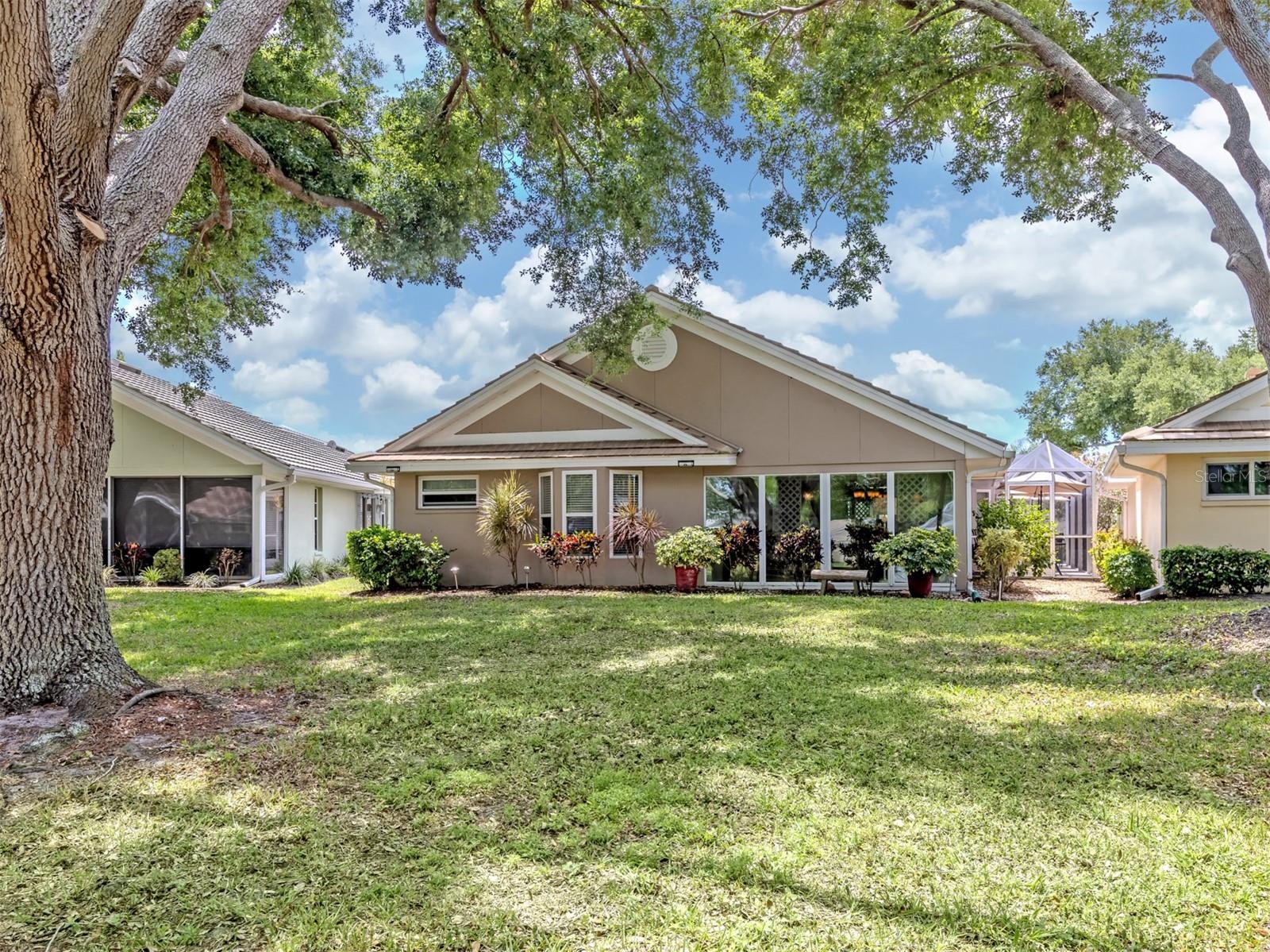 CLUBSIDE VILLAS AT THE PLANTATION - Residential