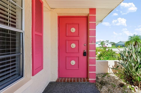 303 Green Manor Drive, Sun City Center, FL 33573