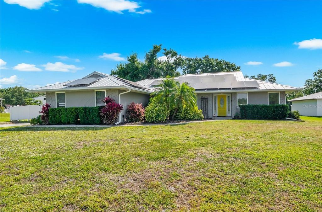 Photo of 1821 Racimo Drive, Sarasota, FL 34240 (MLS # A4690267)