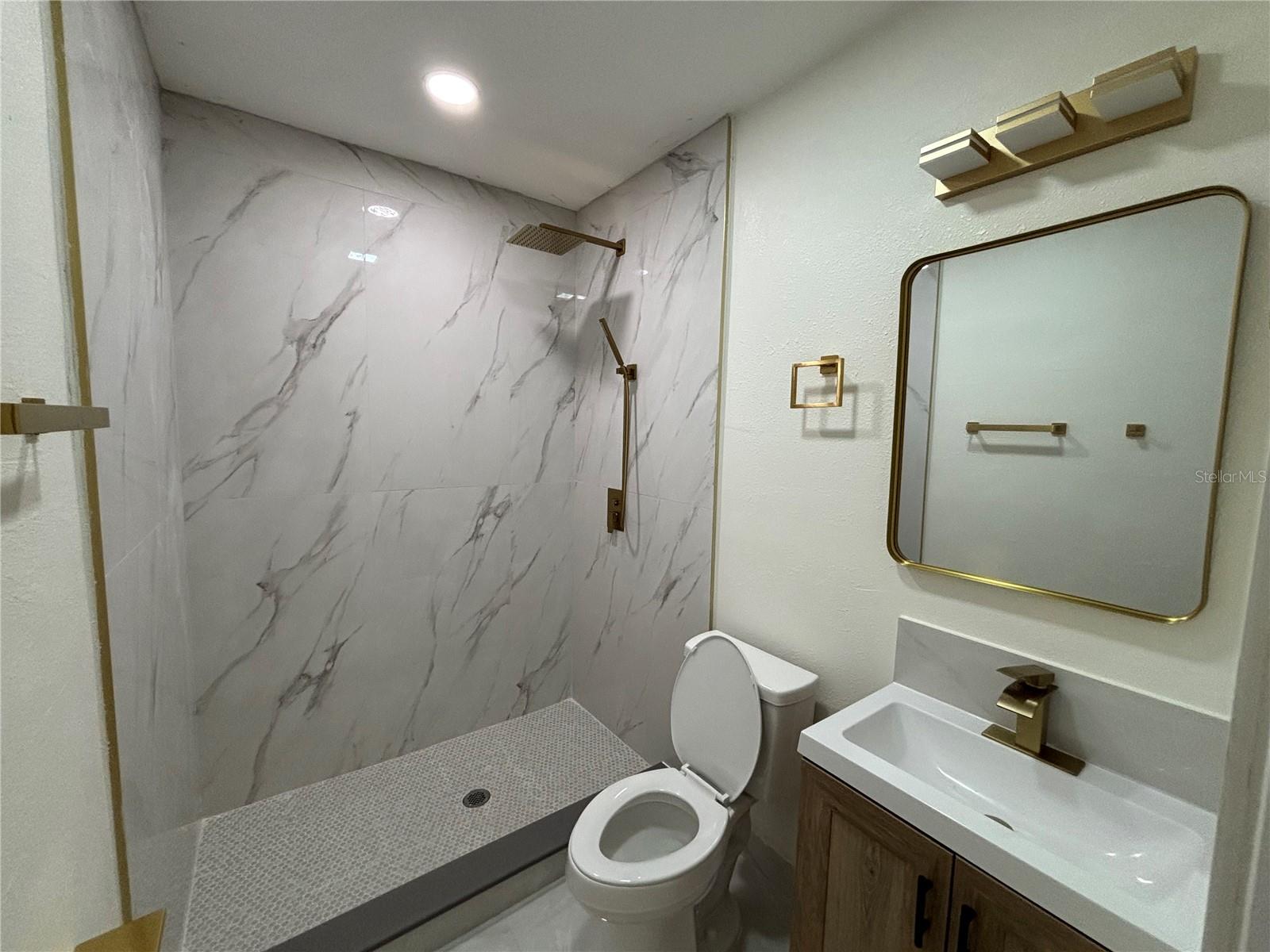 PALM HARBOR ESTATES - Residential Lease