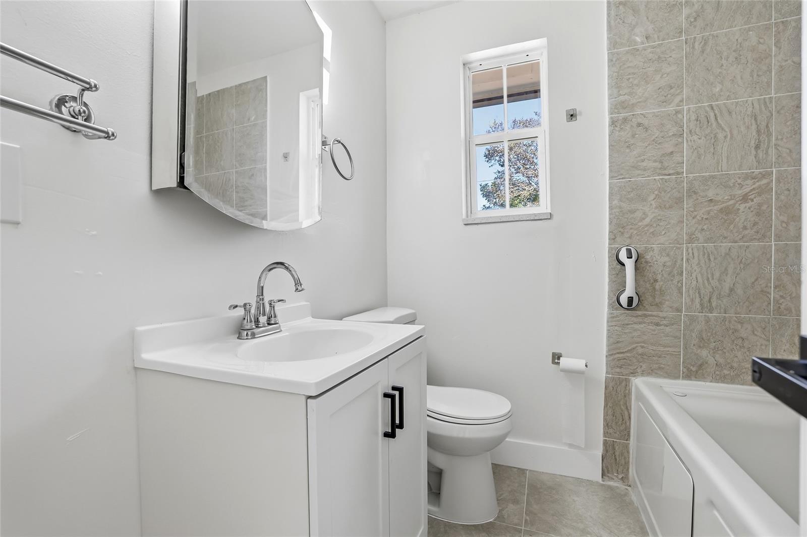 PALM HARBOR ESTATES - Residential Lease