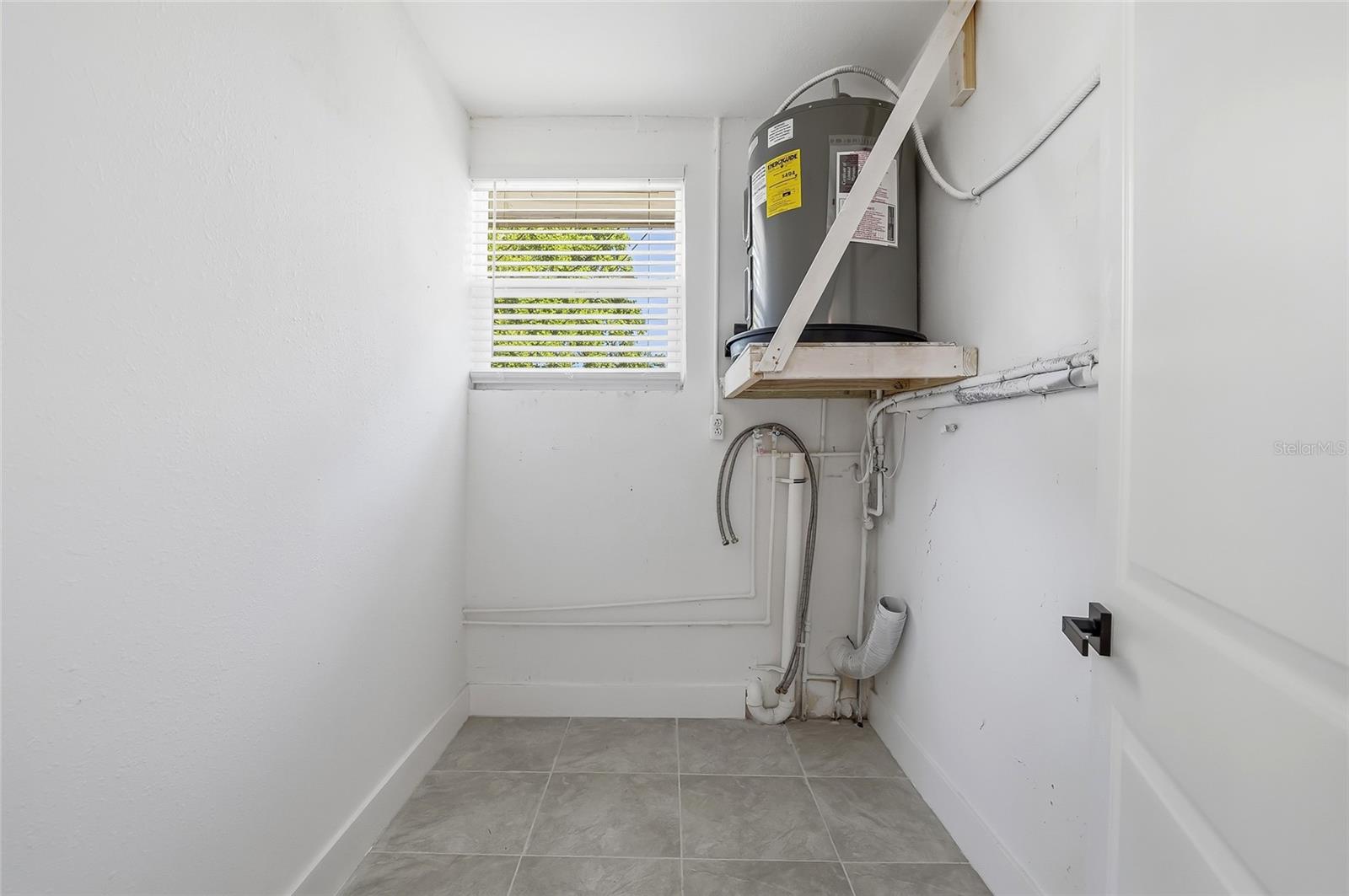 PALM HARBOR ESTATES - Residential Lease