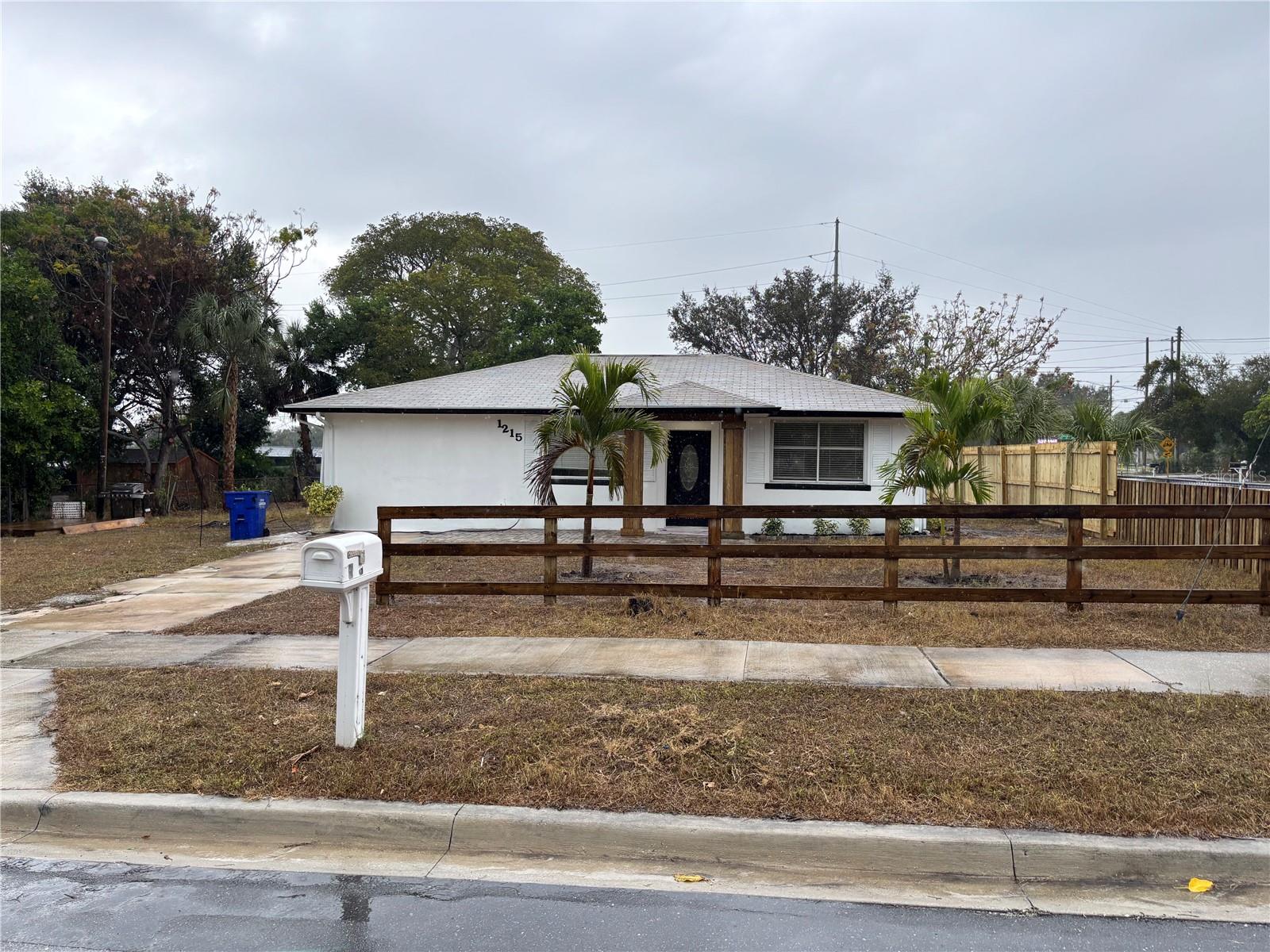 PALM HARBOR ESTATES - Residential Lease