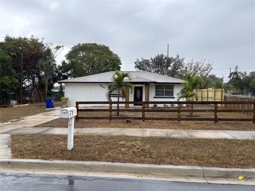 Cozy, Updated 3/2 Rental on a Spacious Corner Lot in Palm Harbor!
This charming, smaller home has been thoughtfully renovated inside and features all-new appliances for easy, comfortable living. The roof and A/C are newer as well, offering added peace of mind. Enjoy an open, clean interior with modern finishes, plus a large corner lot that provides plenty of outdoor space. Located in a quiet, well-maintained Palm Harbor neighborhood close to conveniences—this inviting rental is move-in ready and waiting for you!