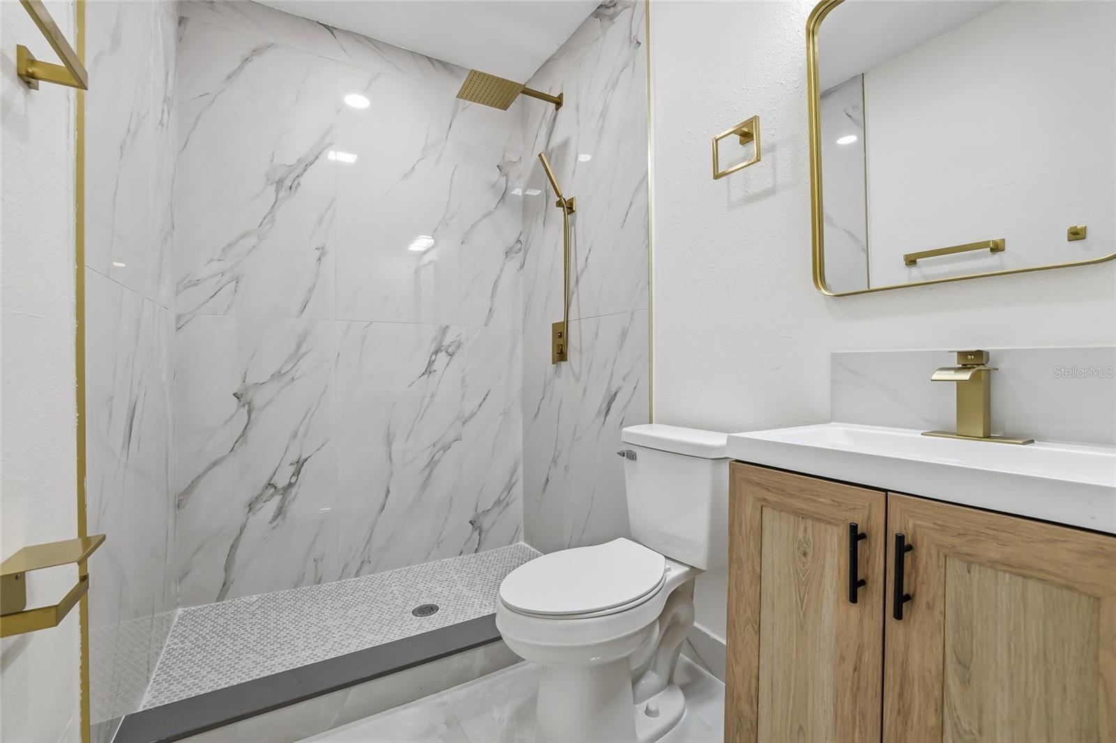 PALM HARBOR ESTATES - Residential Lease