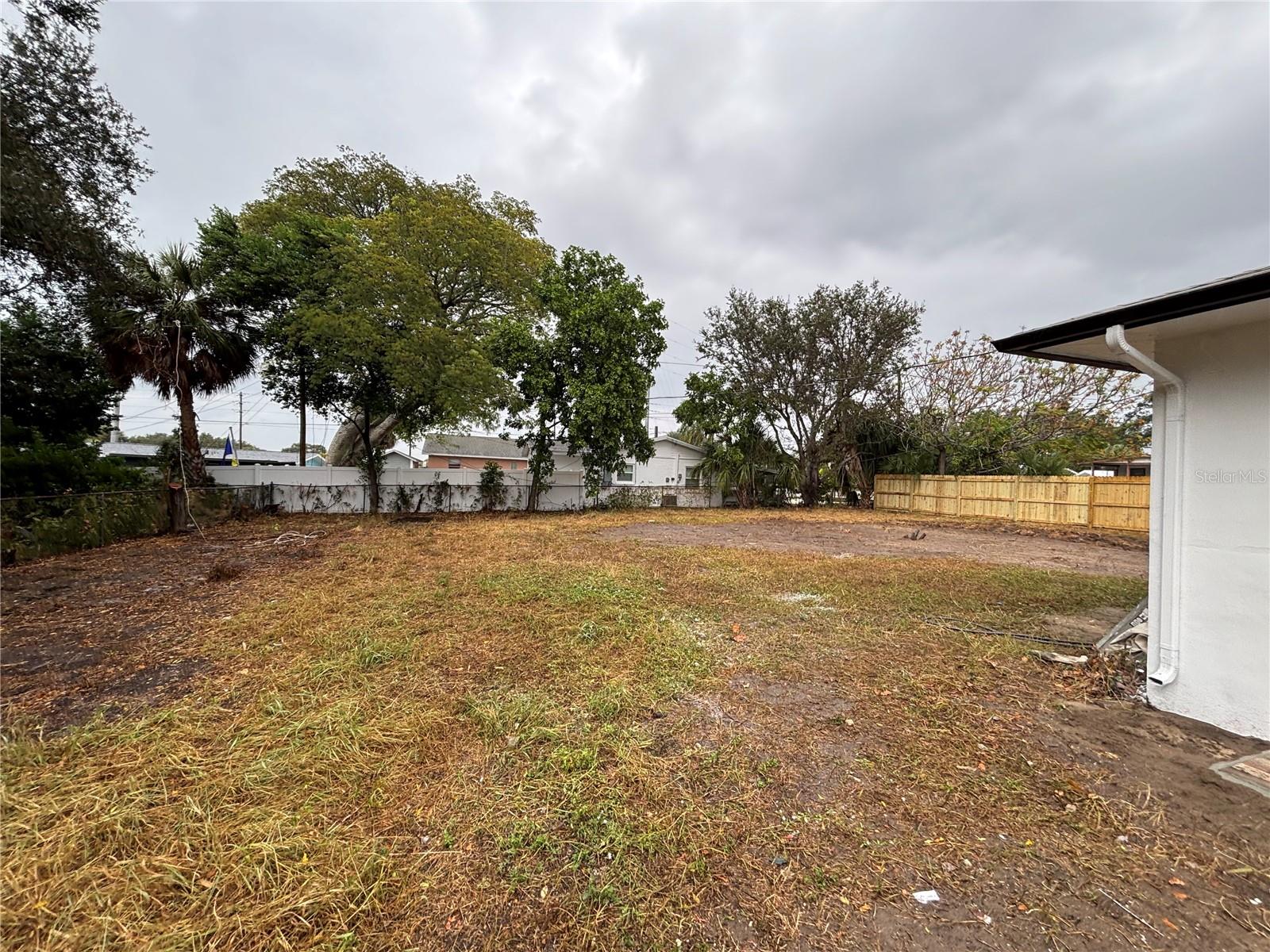 PALM HARBOR ESTATES - Residential Lease