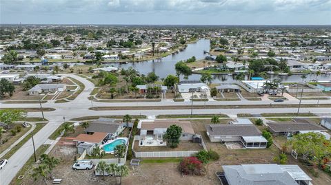 Single Family Residence in PORT CHARLOTTE FL 21705 EDGEWATER DRIVE 48.jpg