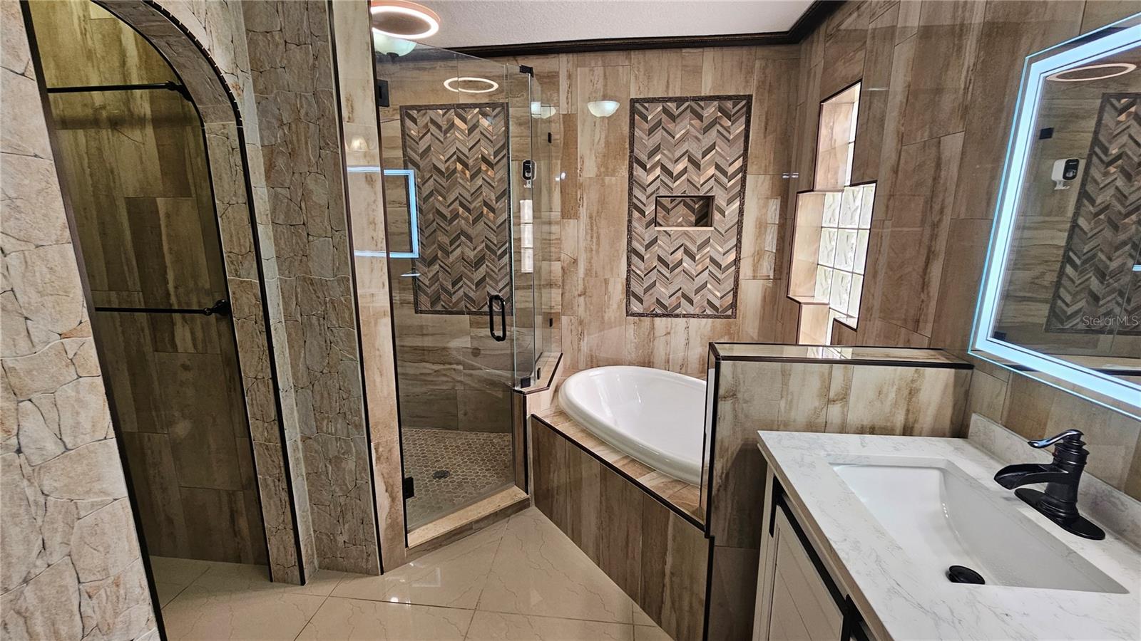 FAIRWAYS QUAIL HOLLOW - Residential