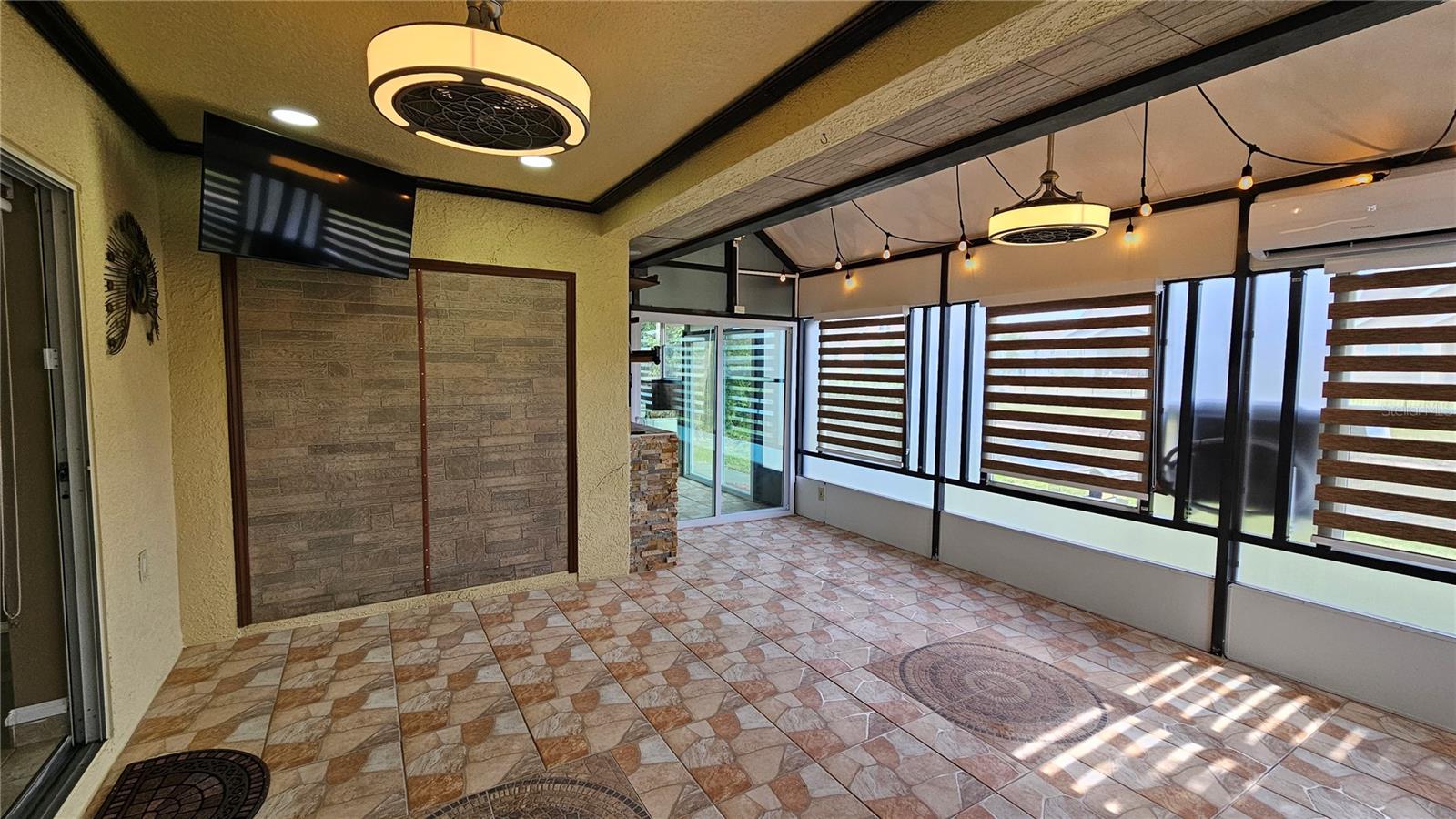 FAIRWAYS QUAIL HOLLOW - Residential