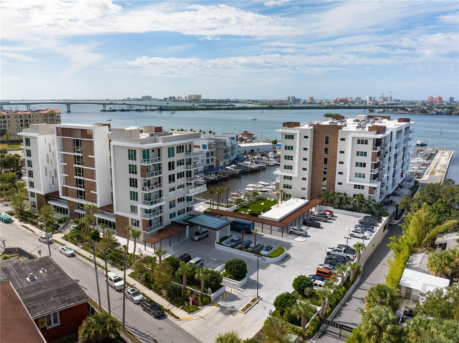 920 N OSCEOLA AVENUE 201