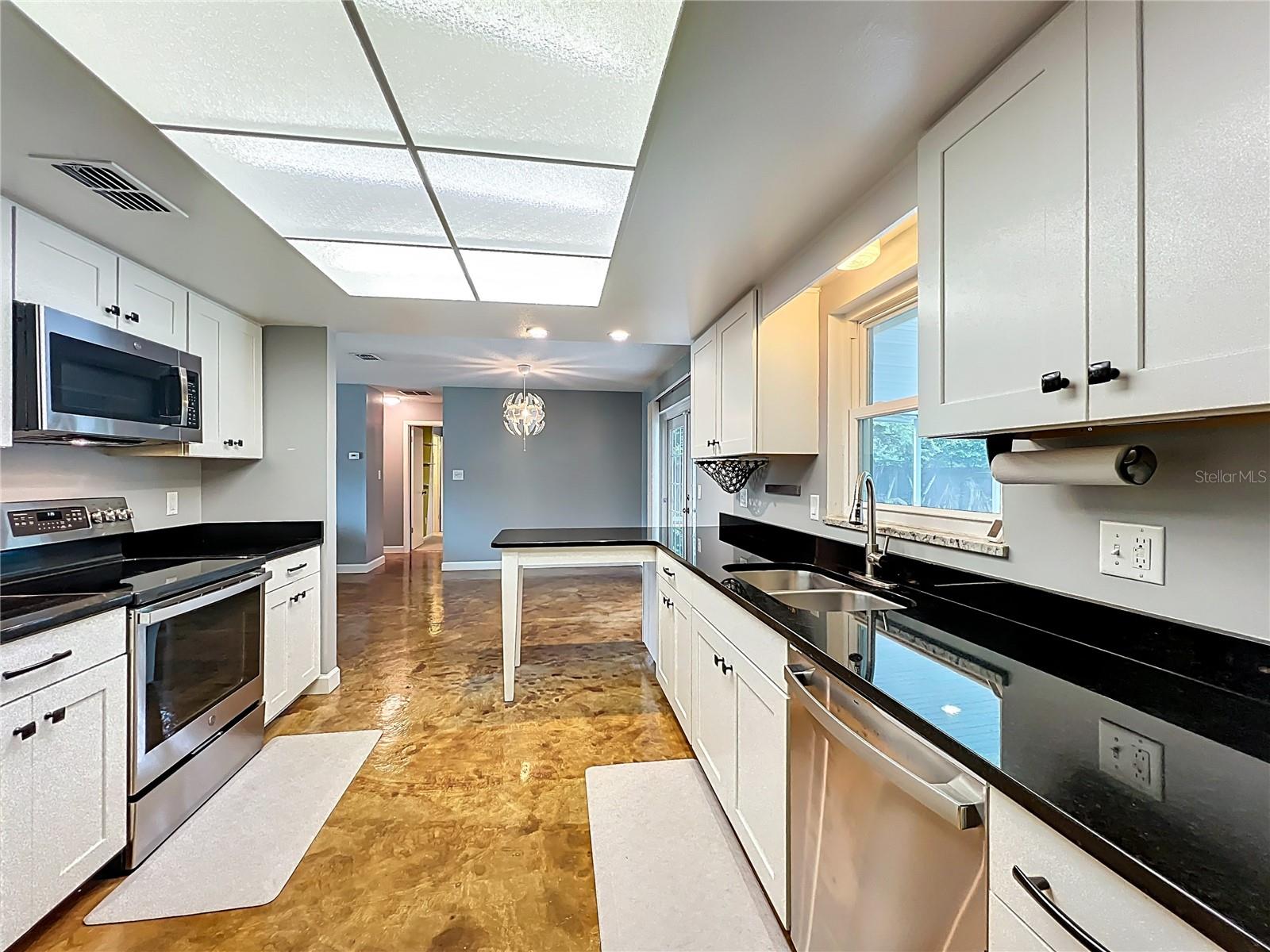 DOVER ESTATES THIRD ADD - Residential