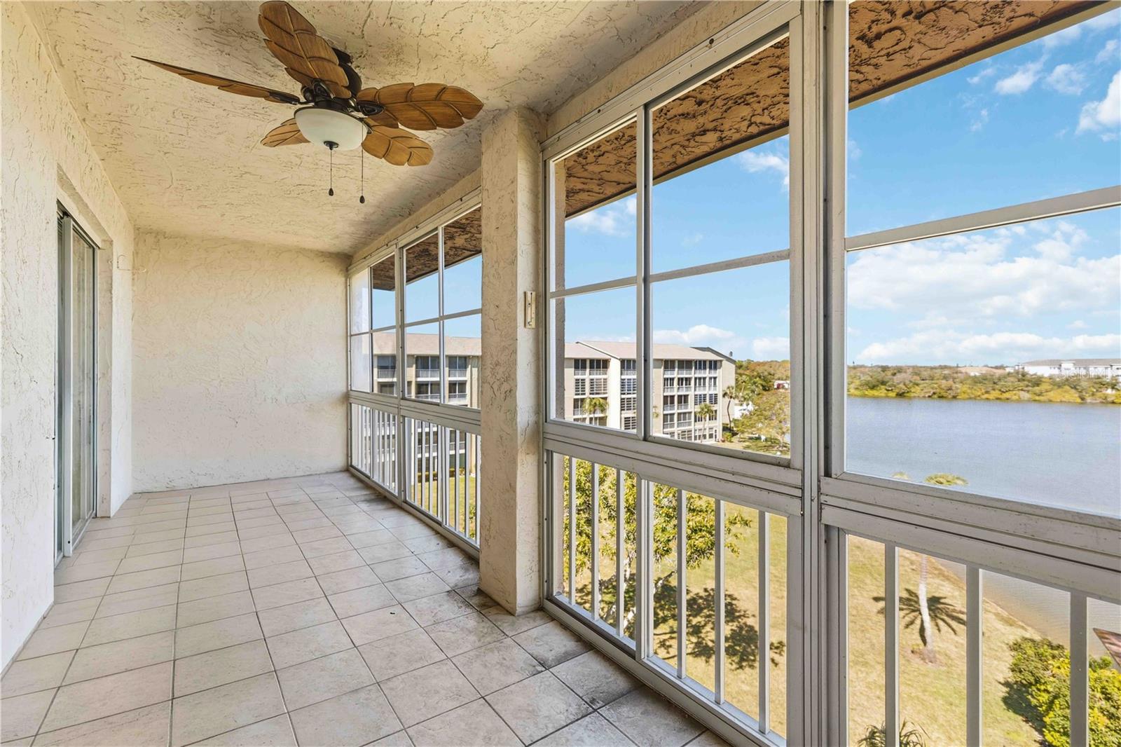 BAYSHORE ON THE LAKE APTS SEC 3 - Residential