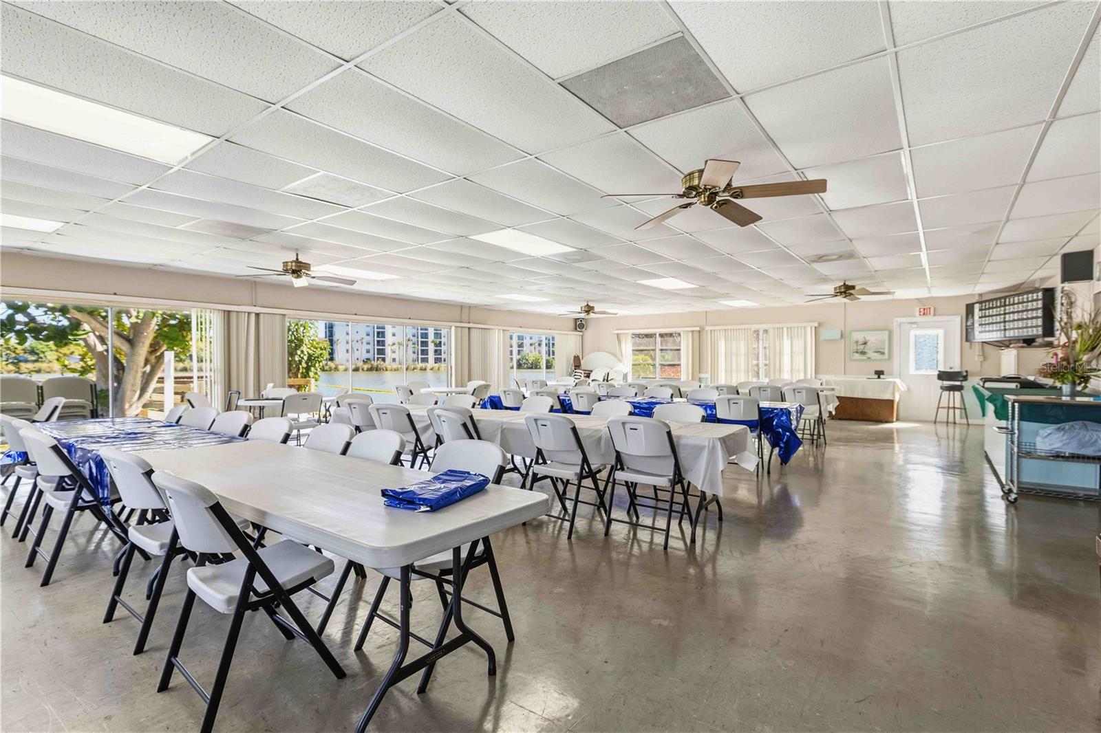 BAYSHORE ON THE LAKE APTS SEC 3 - Residential