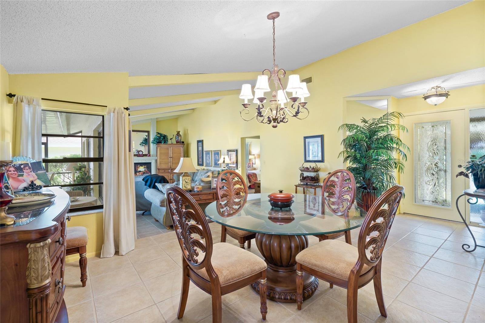 4109 CARRIAGE DRIVE 23