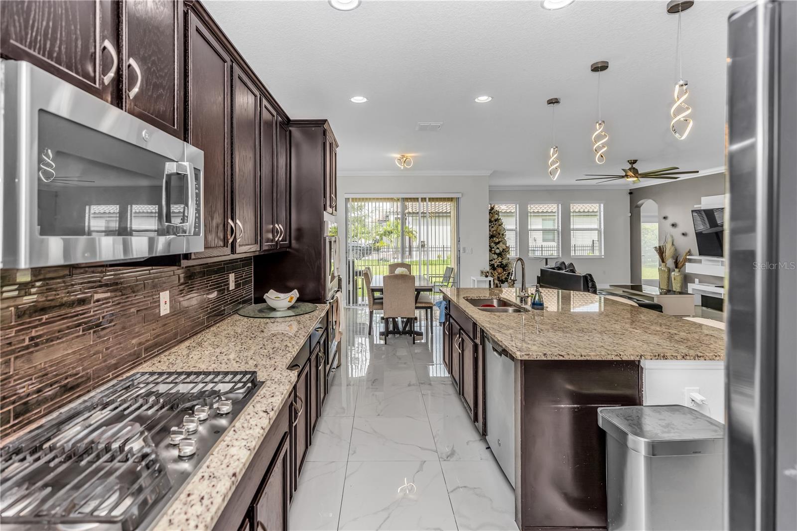 RIVIERA BELLA UN 7 - Residential