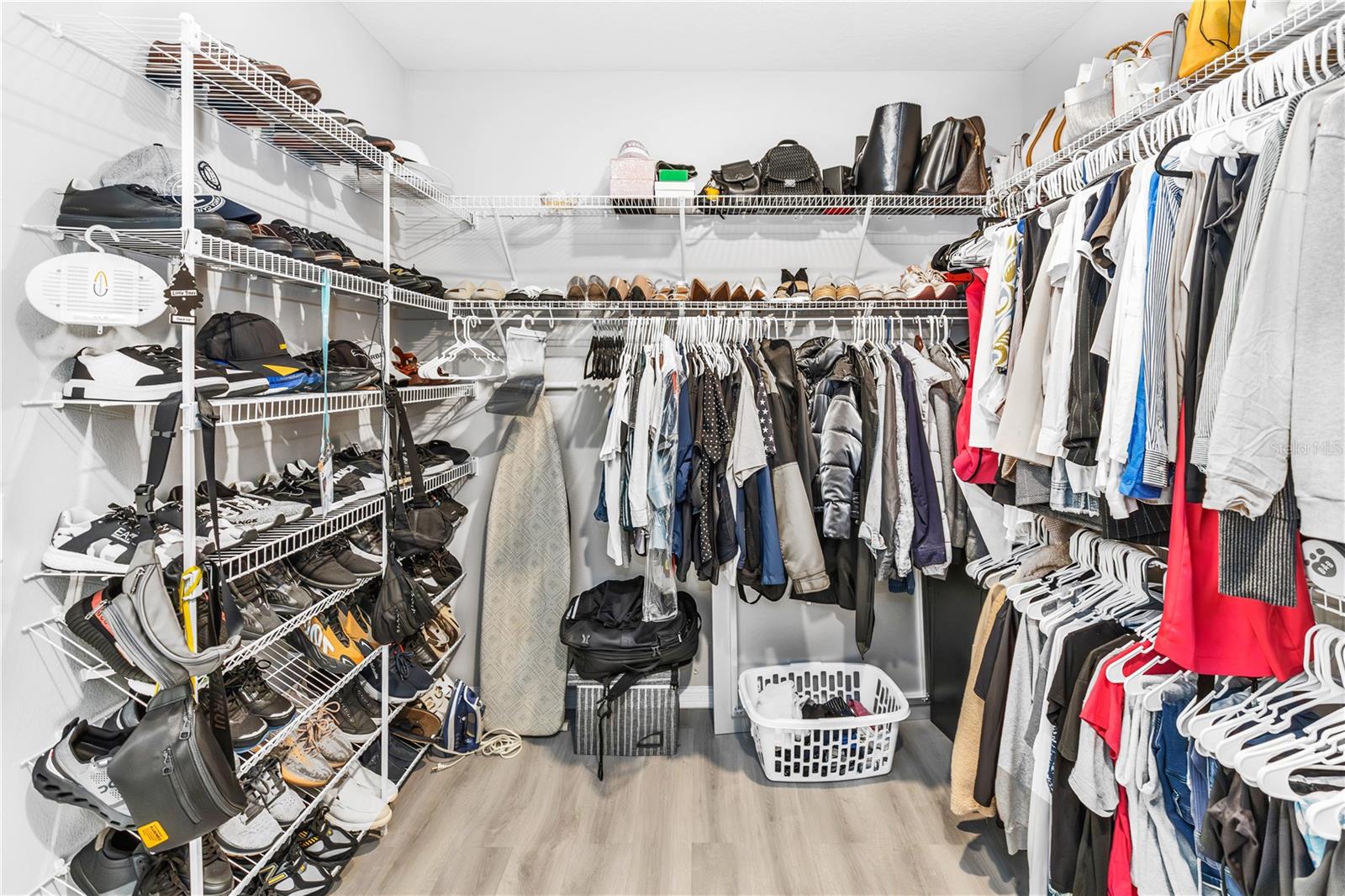 RIVIERA BELLA UN 7 - Residential