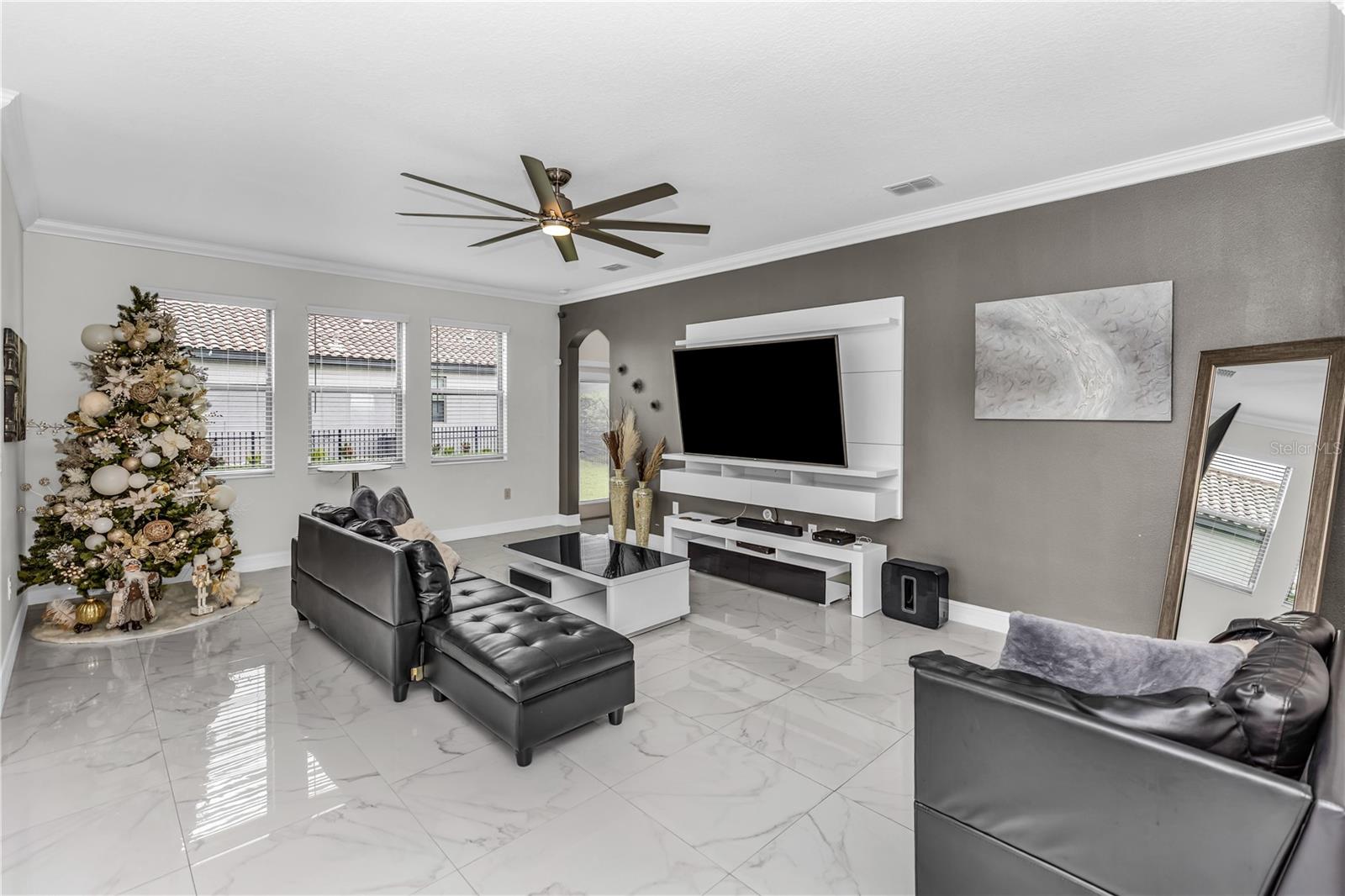 RIVIERA BELLA UN 7 - Residential