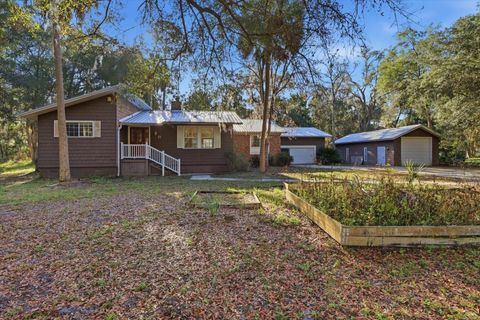 Photo of 11 Patricia Road, Yankeetown, FL 34498 (MLS # TB8462103)