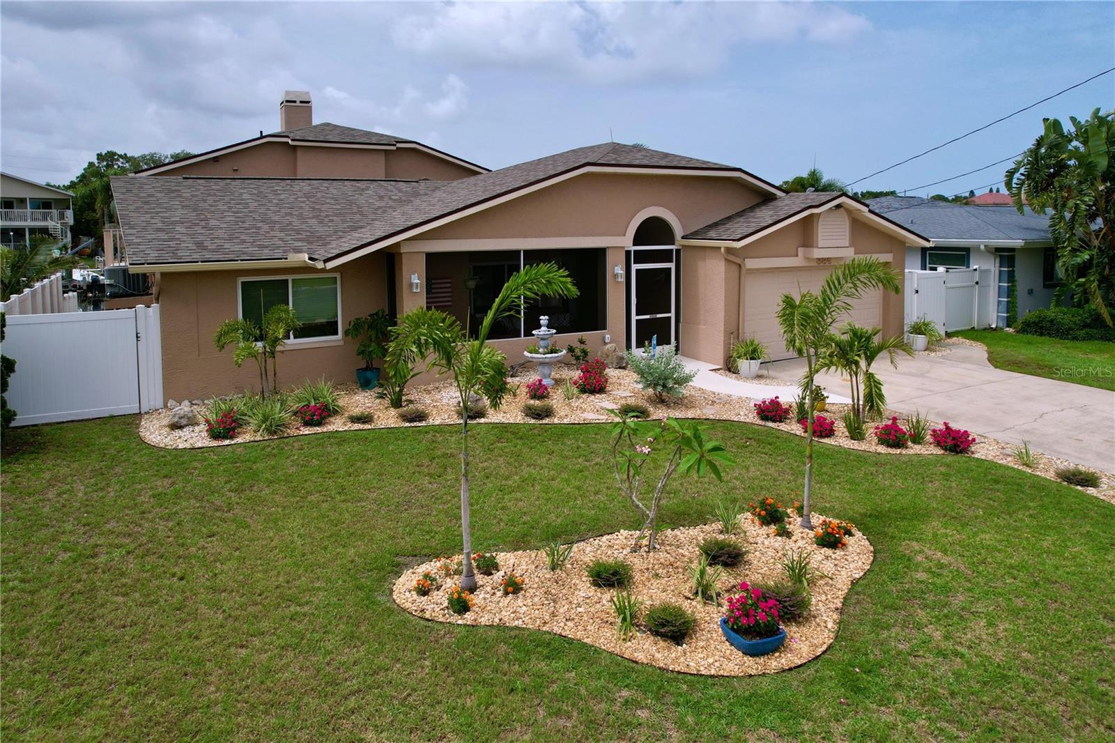 386 WESTWINDS DRIVE