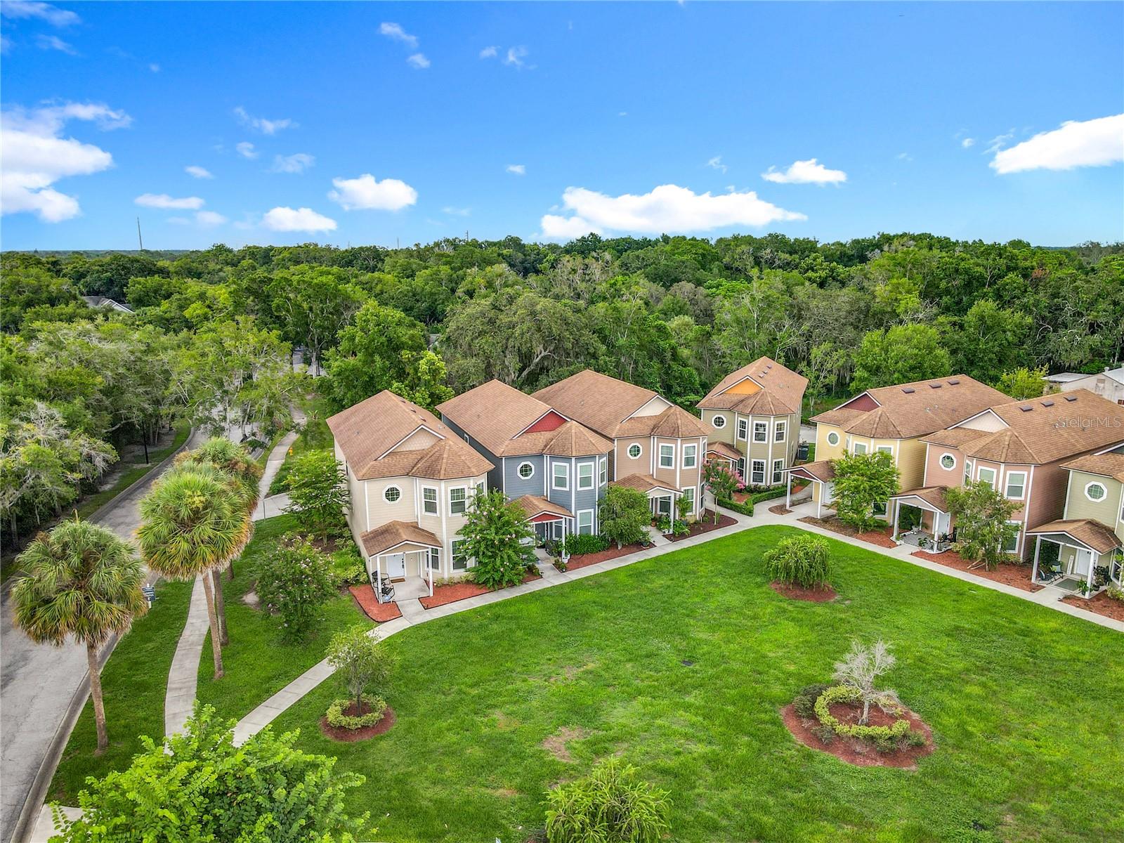 553 SUNBRANCH LANE