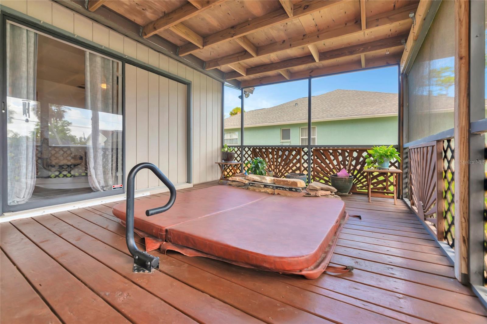 SOUTH VENICE - Residential