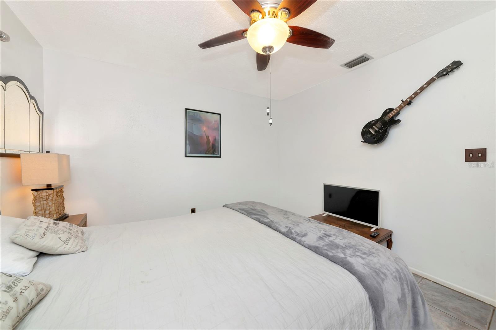 SOUTH VENICE - Residential