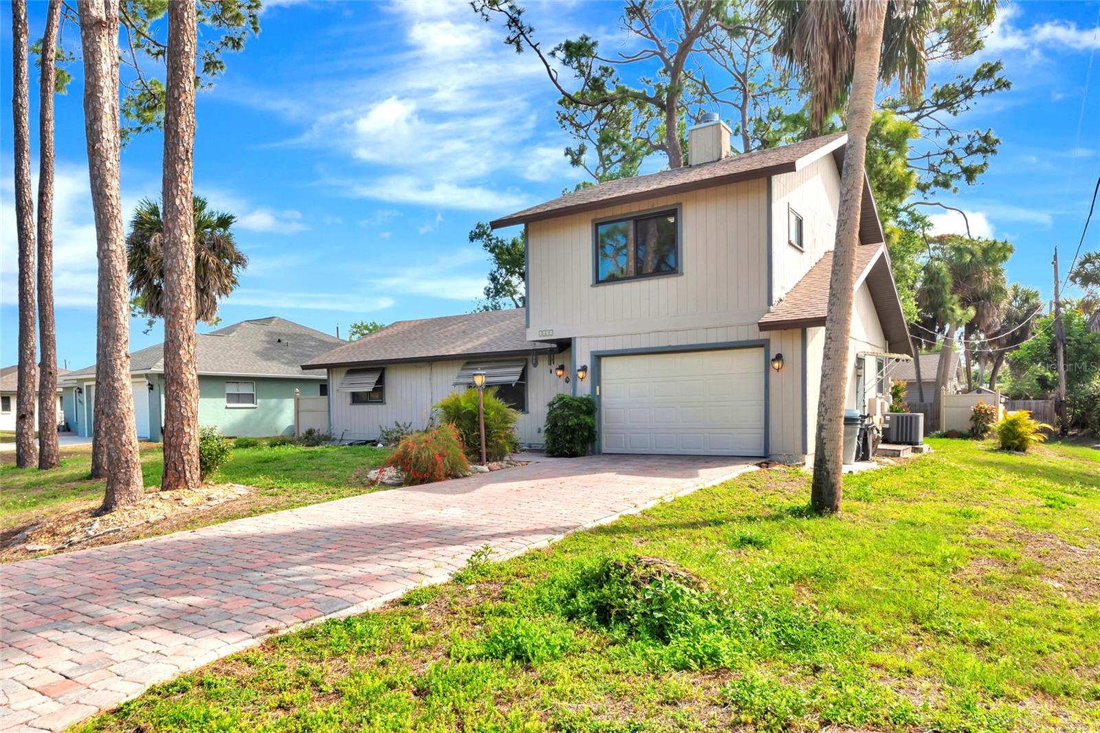 SOUTH VENICE - Residential