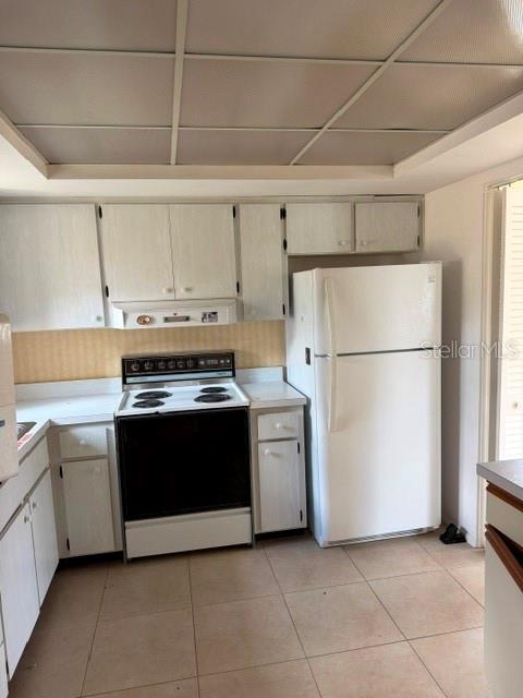 STRATHMORE VILLA - Residential