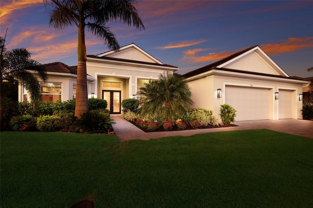 Photo of 7050 Tamworth Parkway, Sarasota, FL 34241 (MLS # A4708220)