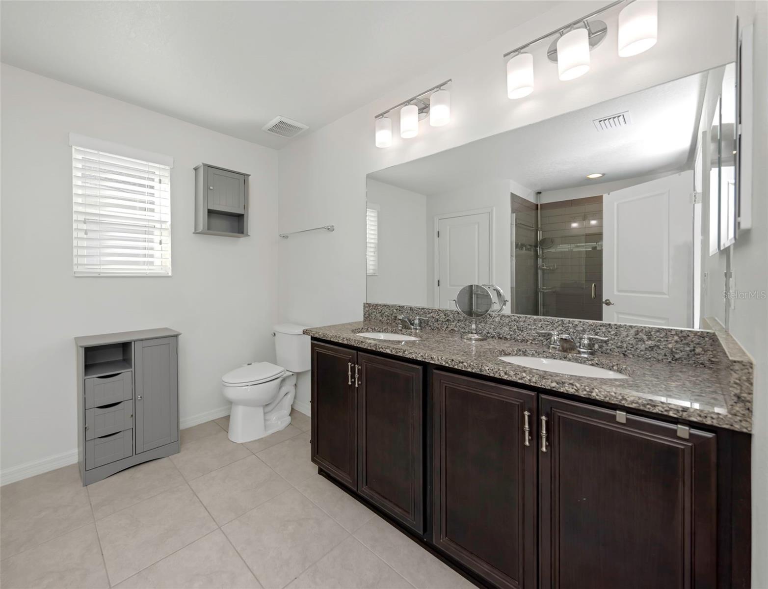 WEST LAKE RESERVE - Residential Lease