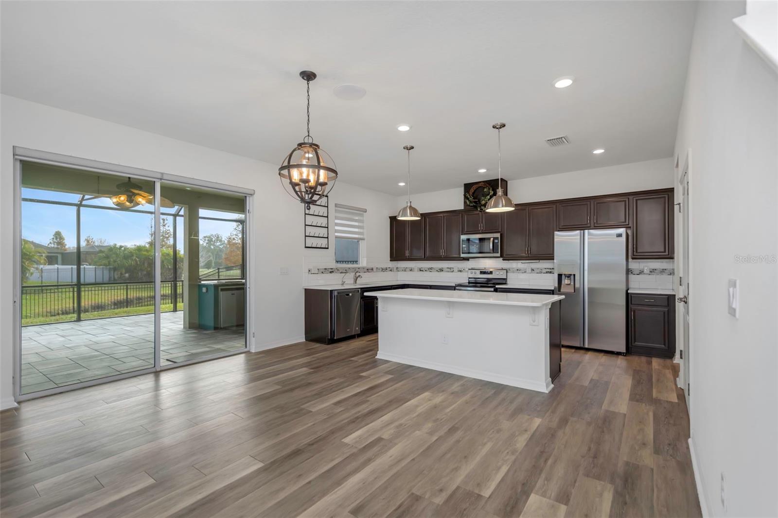 WEST LAKE RESERVE - Residential Lease