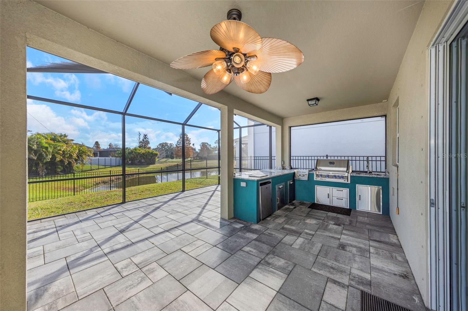 WEST LAKE RESERVE - Residential Lease