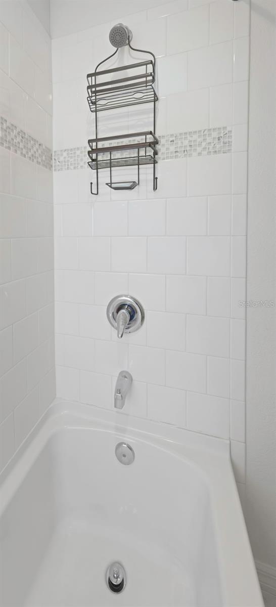 WEST LAKE RESERVE - Residential Lease