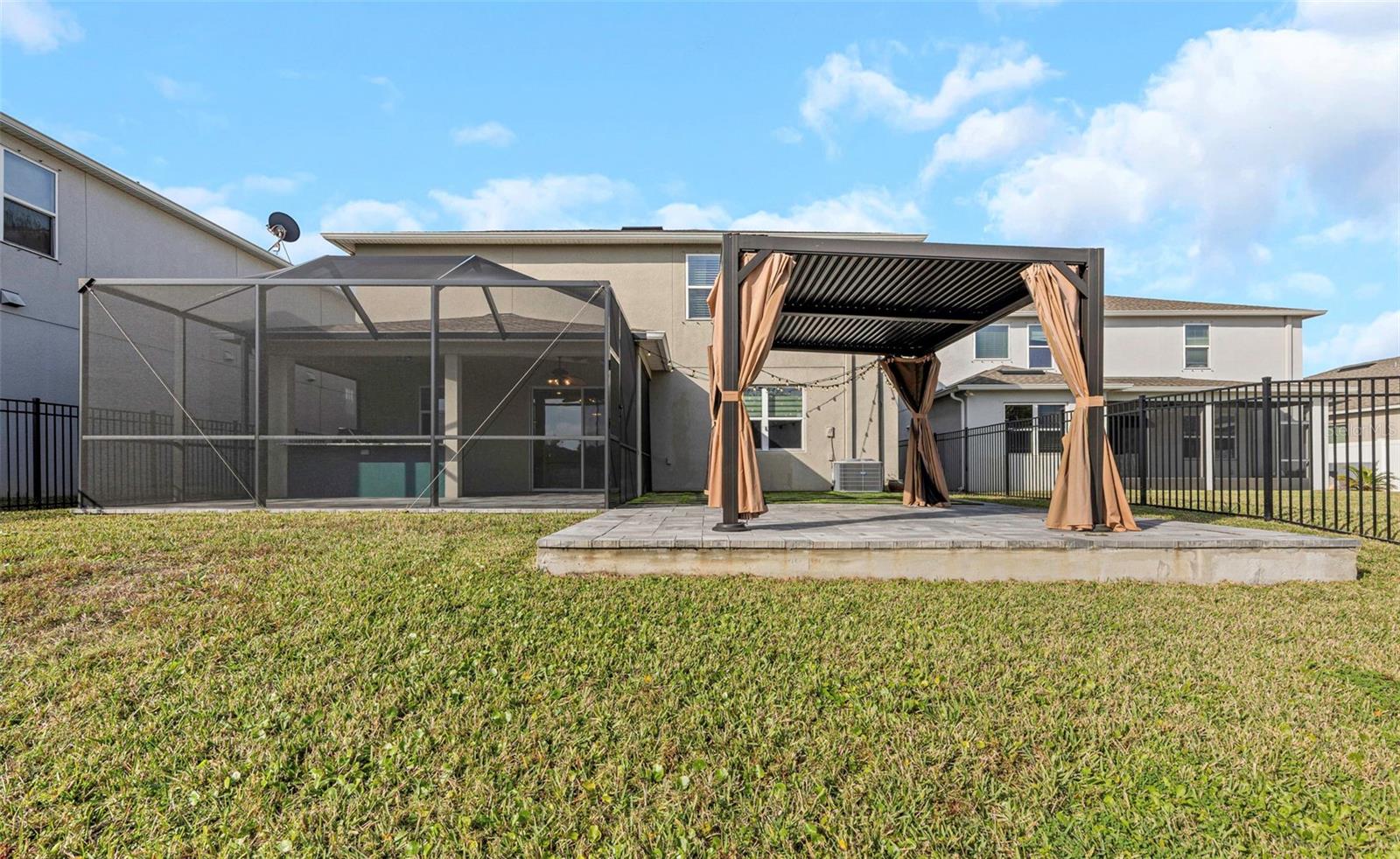 WEST LAKE RESERVE - Residential Lease