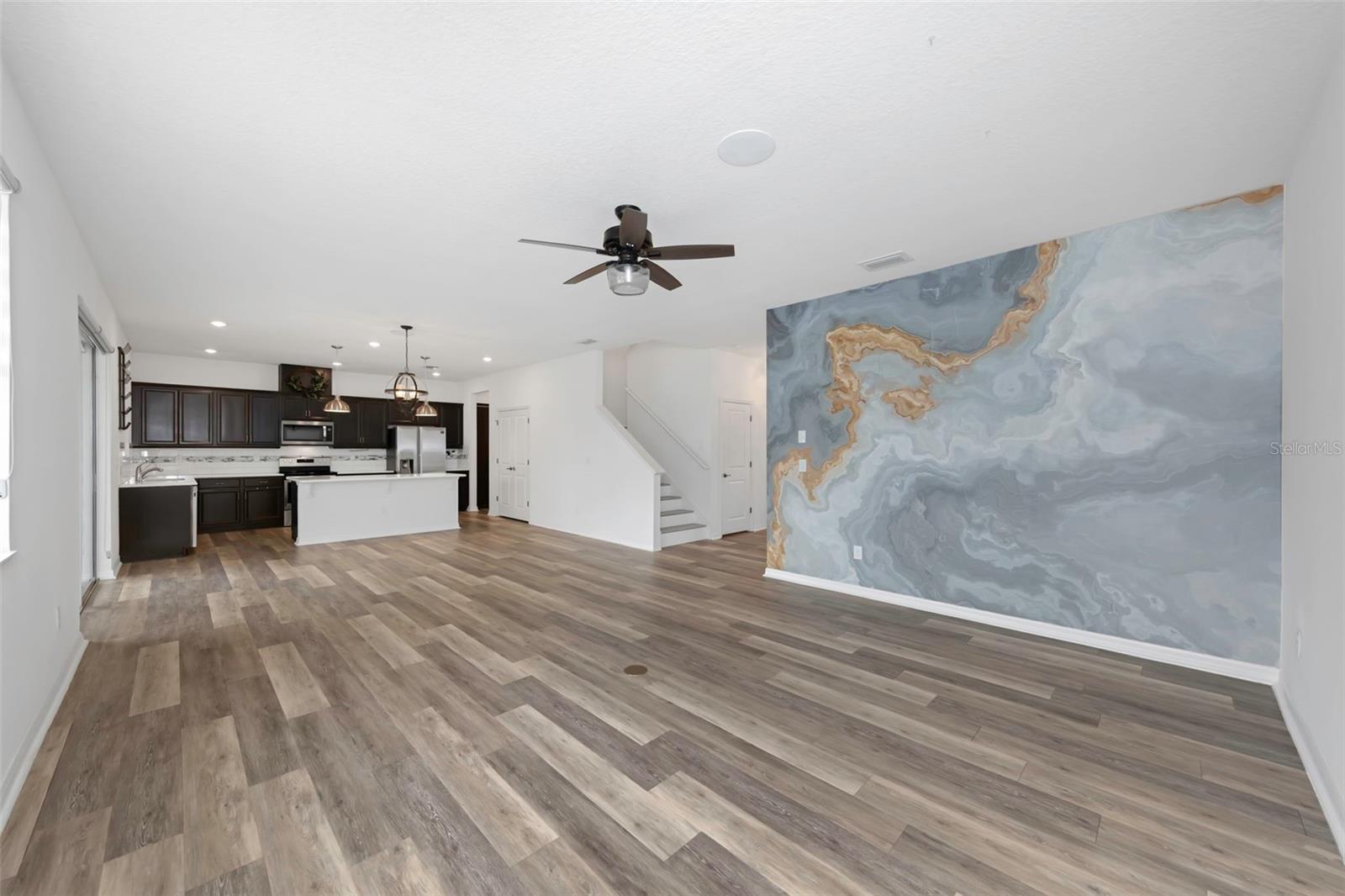 WEST LAKE RESERVE - Residential Lease