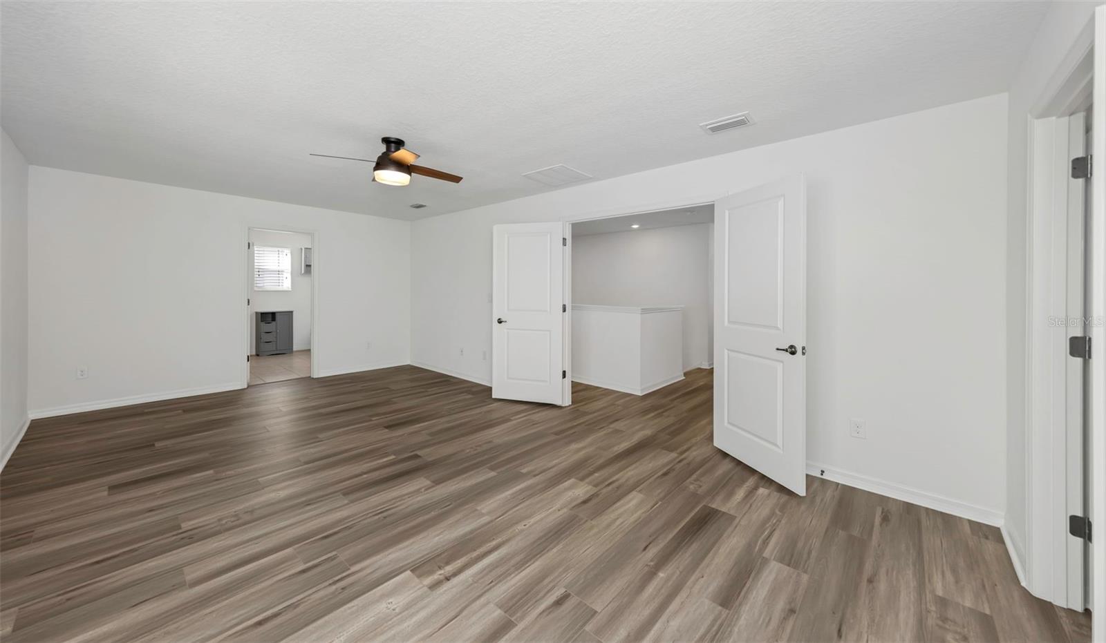 WEST LAKE RESERVE - Residential Lease