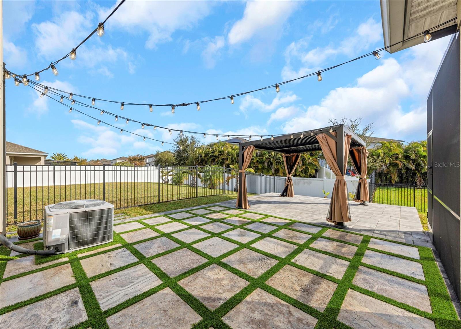 WEST LAKE RESERVE - Residential Lease