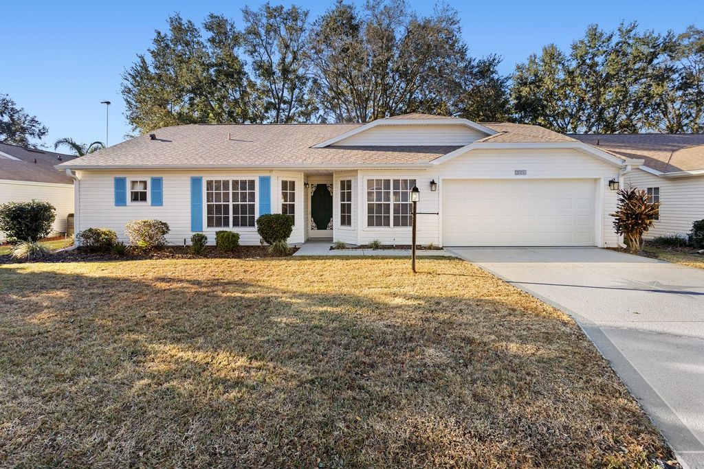 Photo of 4829 Tara View Road, Leesburg, FL 34748 (MLS # G5106923)