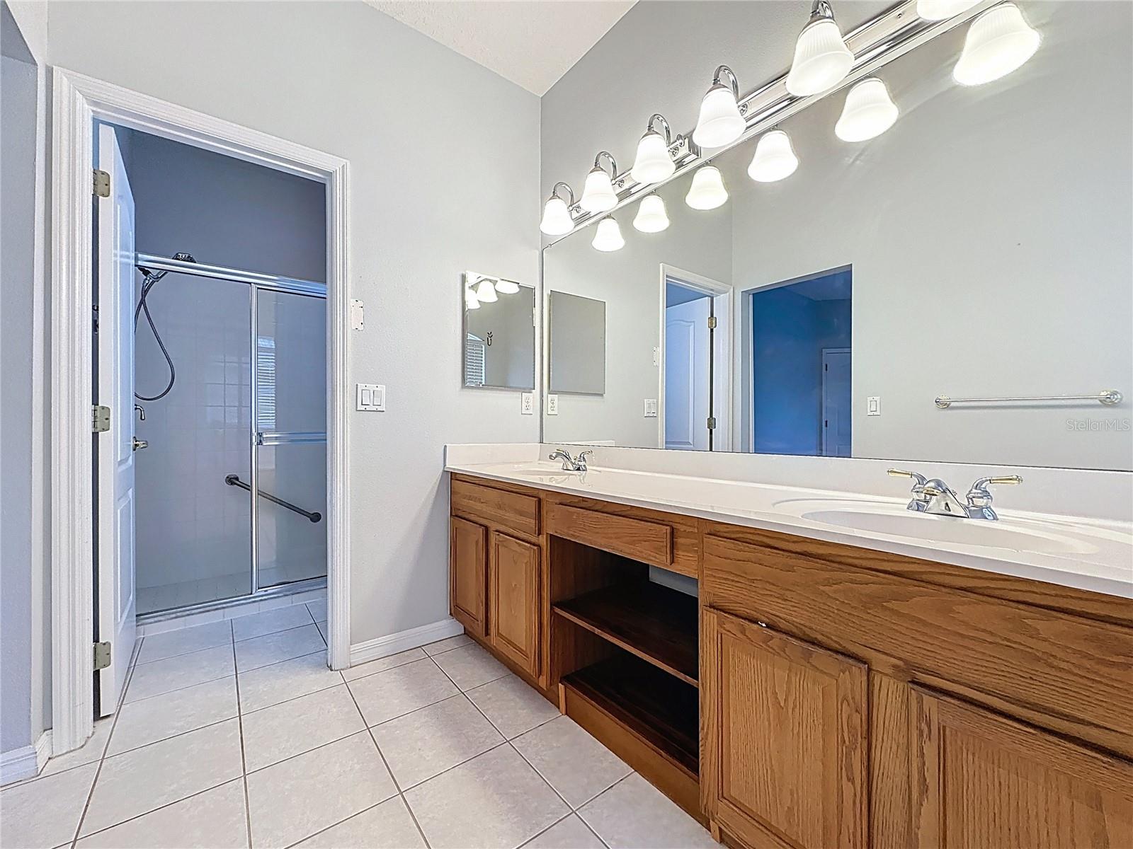 KINGS RIDGE - Residential