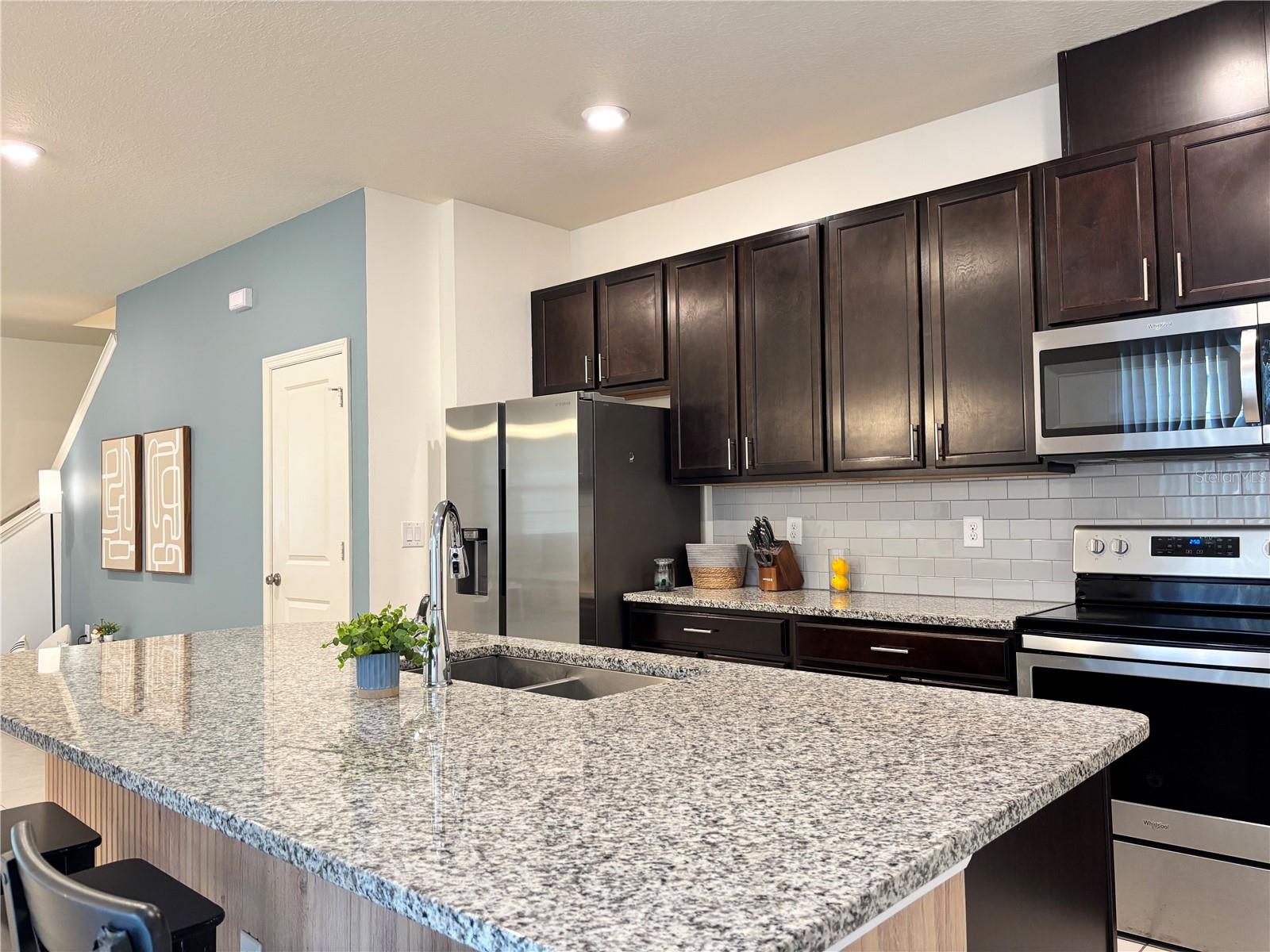 VINEYARDS/HORIZONS WEST PH 4 - Residential