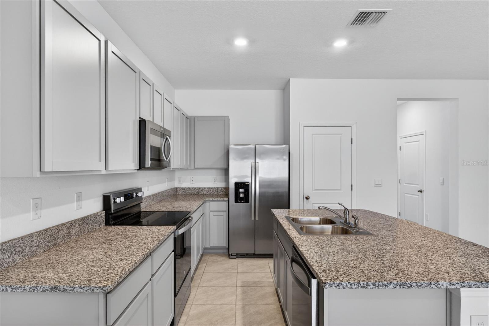 AVALON PARK WEST-NORTH PH 1A & - Residential