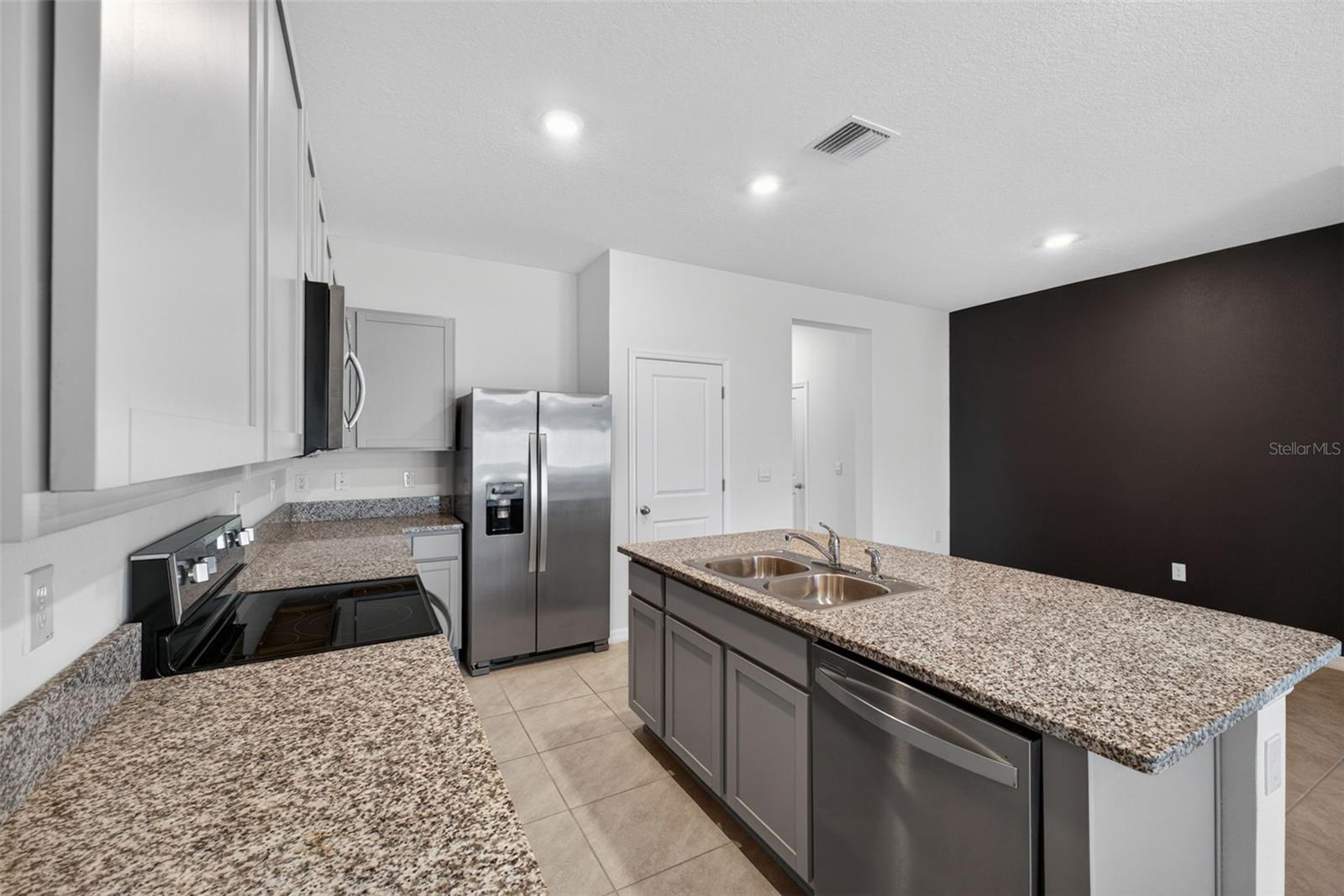 AVALON PARK WEST-NORTH PH 1A & - Residential