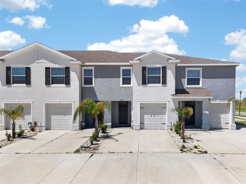 Photo of 33105 Major Oak Drive, Wesley Chapel, FL 33545 (MLS # TB8498948)