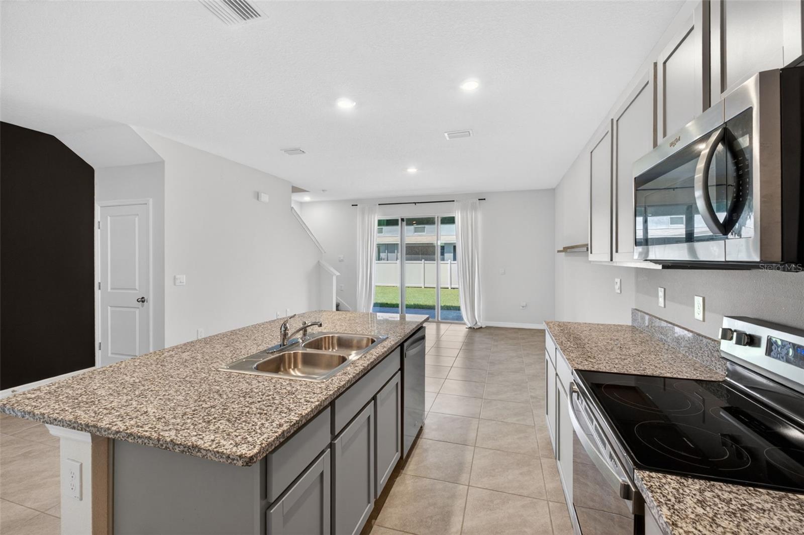 AVALON PARK WEST-NORTH PH 1A & - Residential