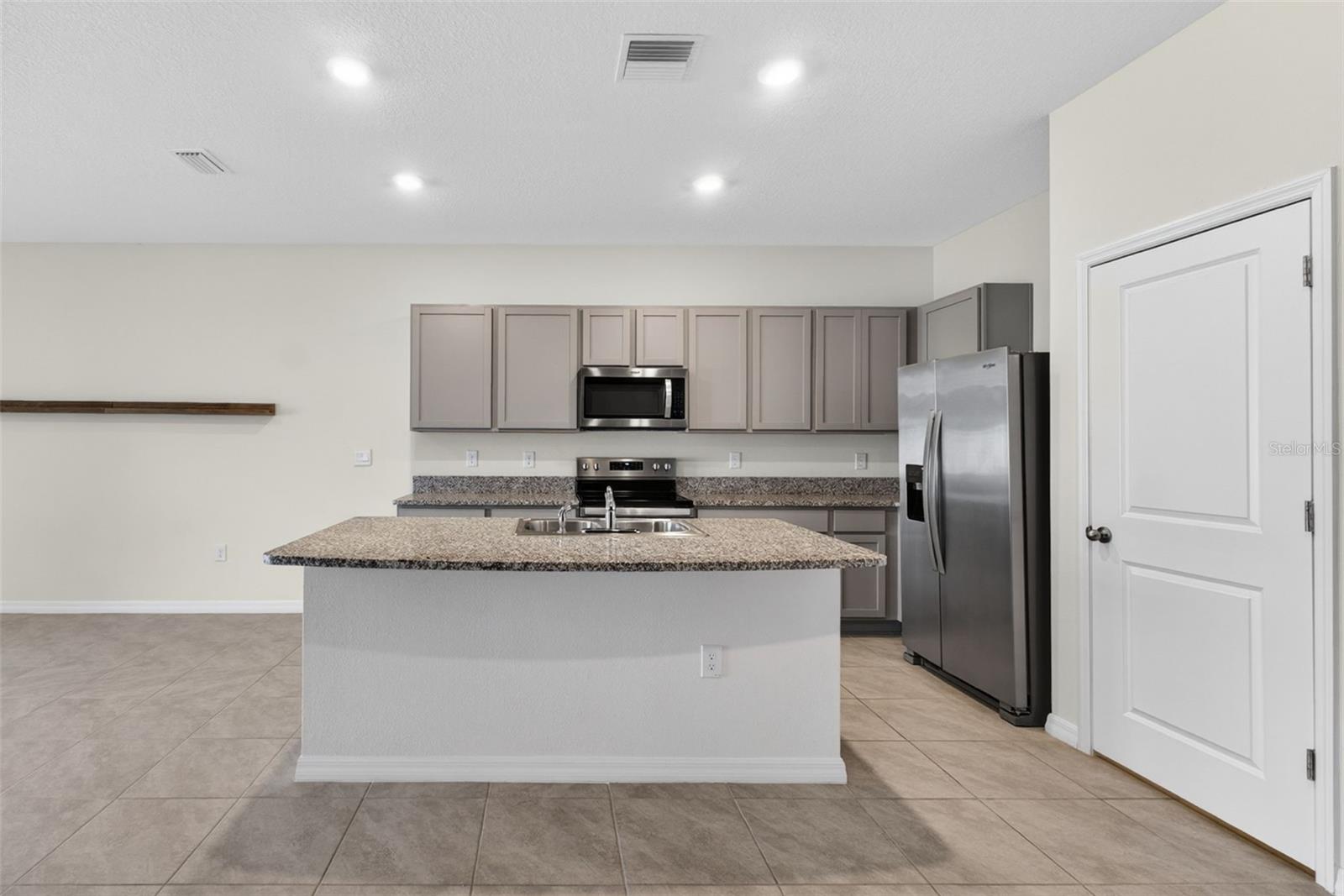 AVALON PARK WEST-NORTH PH 1A & - Residential