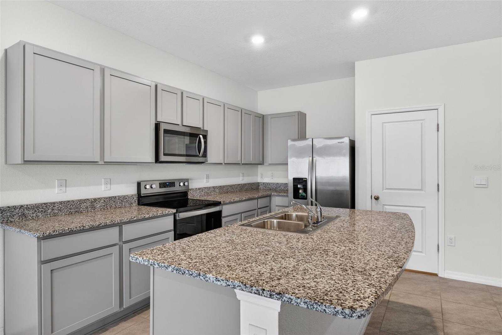 AVALON PARK WEST-NORTH PH 1A & - Residential