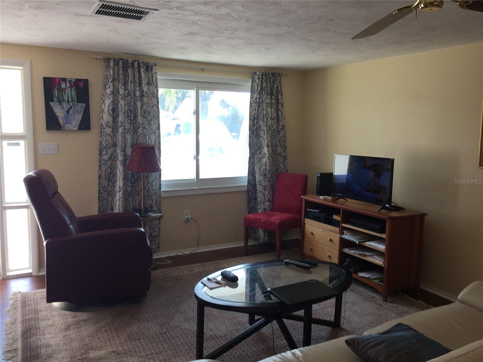 LA VILLA GARDENS - Residential Lease